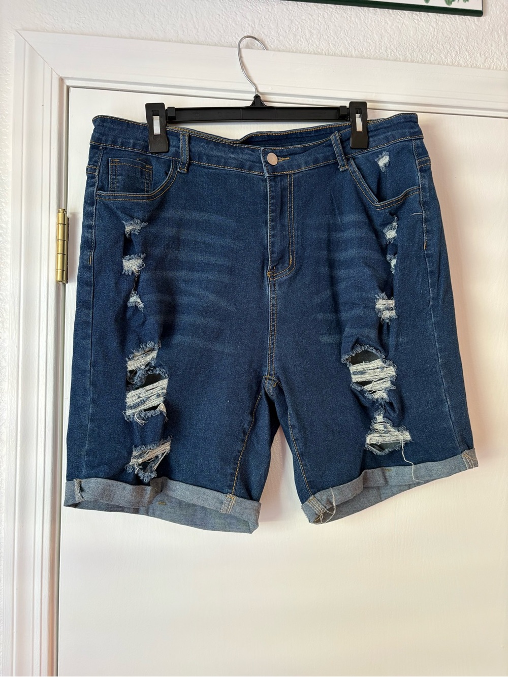 Size 2xlDark Blue Distressed Denim Shorts